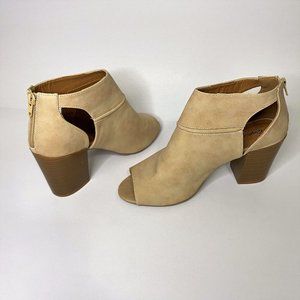 Qupid | Eyelet Cut-Out Chunky Heel Booties Size 9M